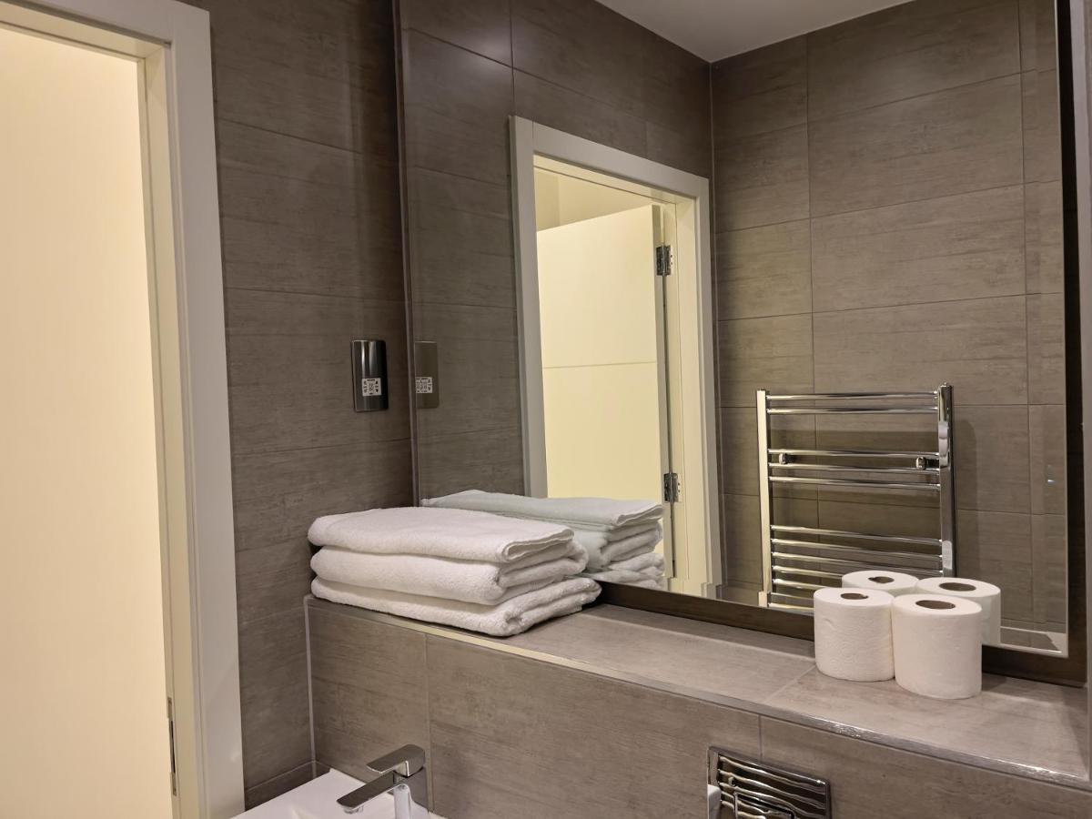 Lovely 2 Double Bedroom Flat With Free Parking - At The Atrium Mk Milton Keynes Exterior photo